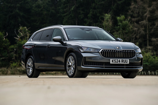 1756210 (a): :4800x3200